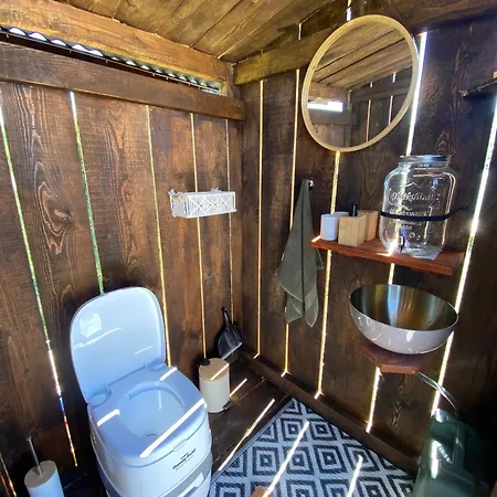 Zálesie Glamping Luxusní stan Kostolna Ves